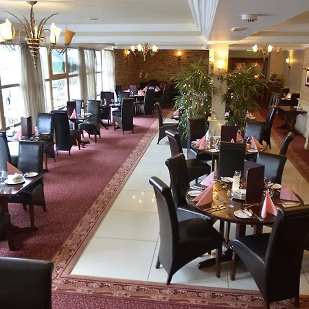 Hotel Cooneys 3*